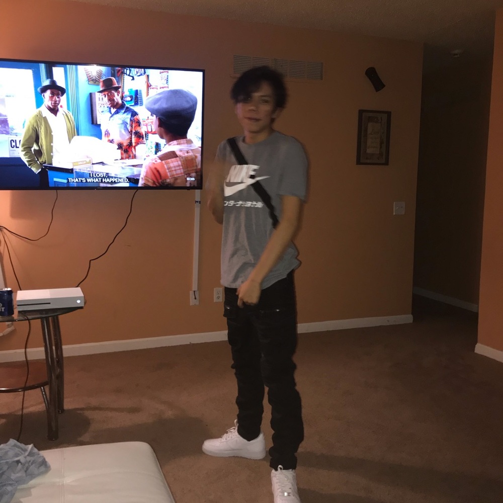 Meet your Posher, Cesar